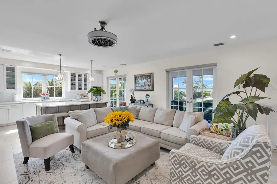 261 W Seaview Drive, Duck Key, FL 33050 - Image #2