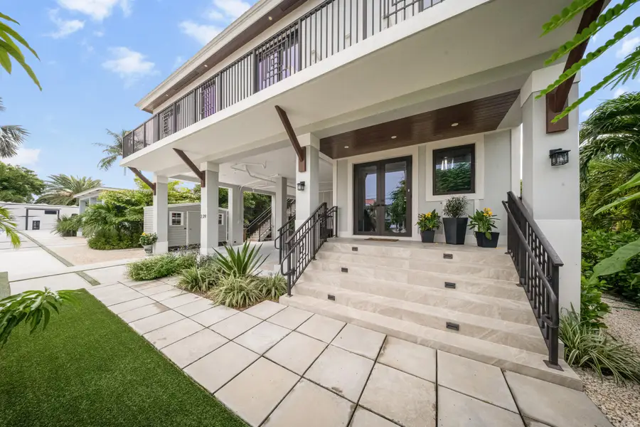 239 W Seaview Drive, Duck Key, FL 33050 - Image #2