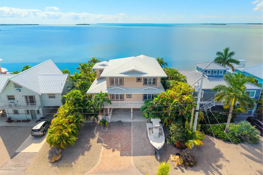 414 E Caribbean Drive, Summerland Key, FL 33042 - Image #2