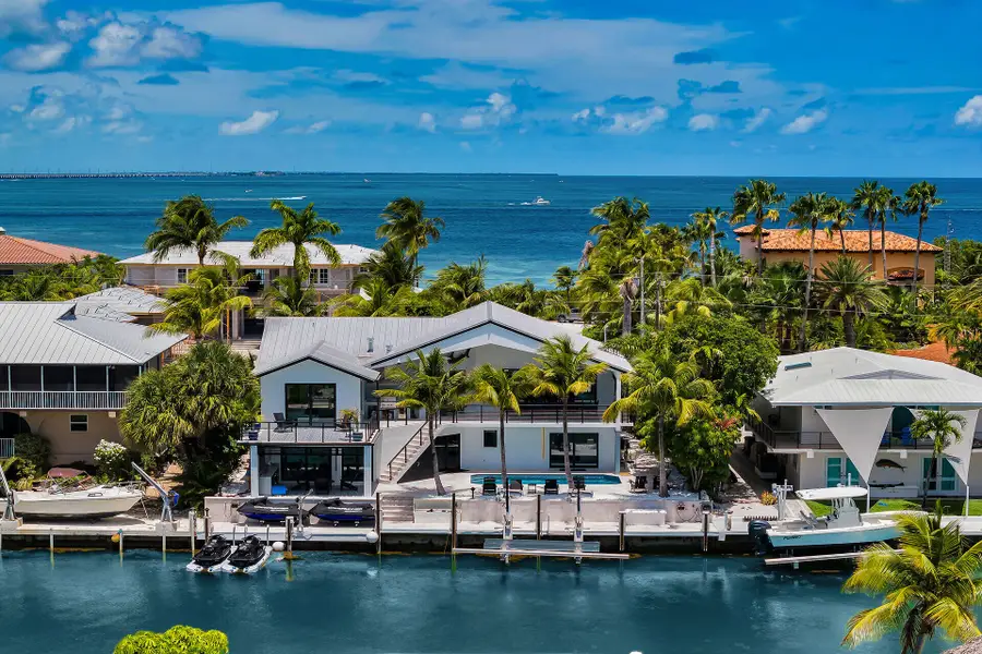 362 E Seaview Drive, Duck Key, FL 33050 - Image #2