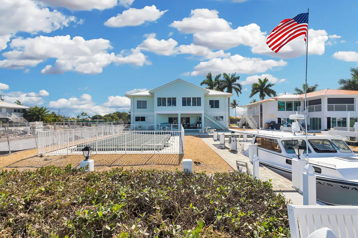 900 Shelter Bay Dr Ocean Drive, Key Colony Beach, FL 33051 - Image #1