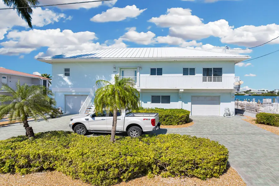900 Shelter Bay Dr Ocean Drive, Key Colony Beach, FL 33051 - Image #3