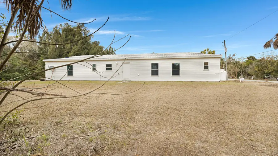 114 N Myrtle Street, Fellsmere, FL 00000 - #2