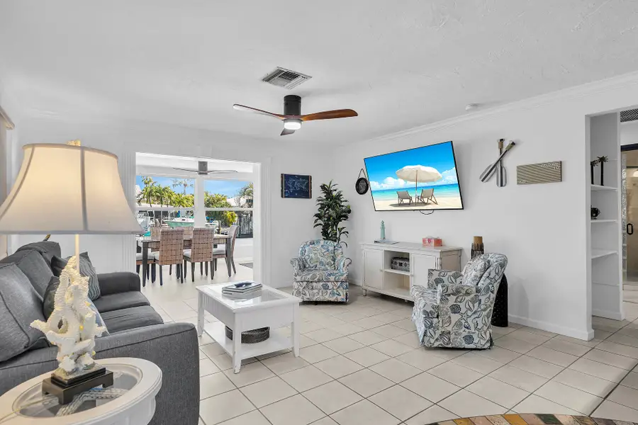 230 11th Street, Key Colony Beach, FL 33051 - #3