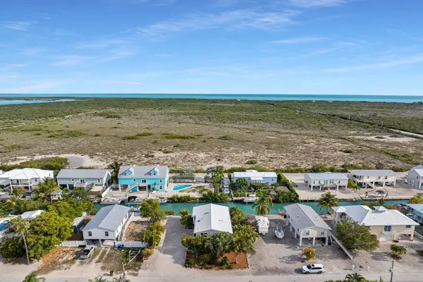 17326 Jamaica Lane, Sugarloaf, FL 33042