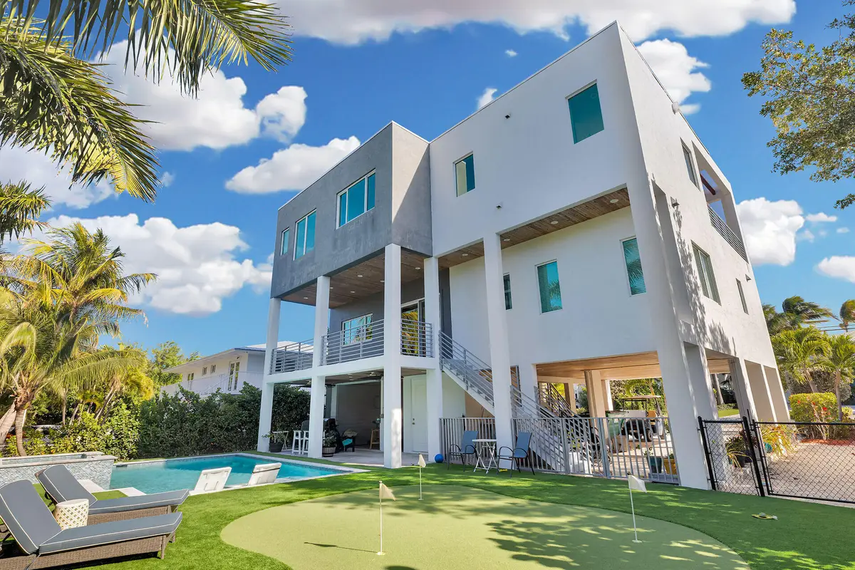 255 W Seaview Circle, Duck Key, FL 33050 - #1