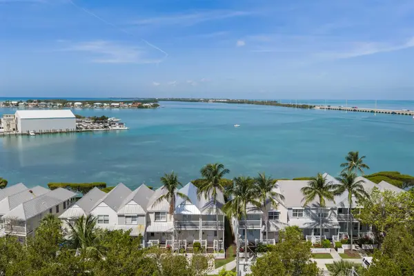 5037 Sunset Village Drive, Duck Key, FL 33050