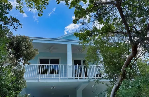 1025 Snapper Lane, Key Largo, FL 33037