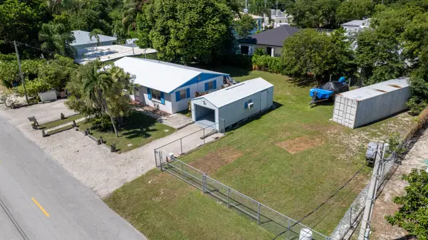 8 S Andros Road, Key Largo, FL 33037