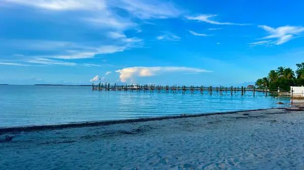 140 S Bay Harbor Drive, Key Largo, FL 33037