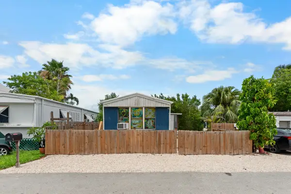 17 Palm Drive, Saddlebunch, FL 33040