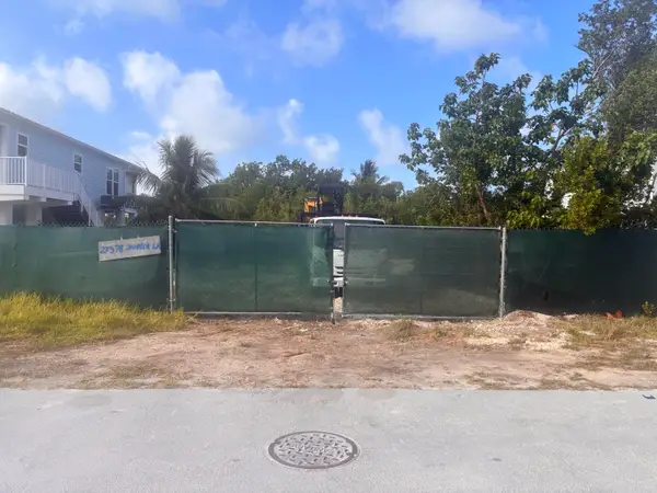 27378 Jamaica Lane, Ramrod Key, FL 33042