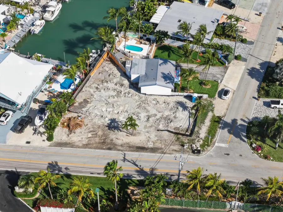 1000 W Ocean Drive, Key Colony Beach, FL 33051 - #2