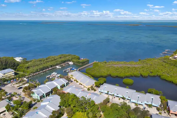 98402 Windward Avenue, Key Largo, FL 33037