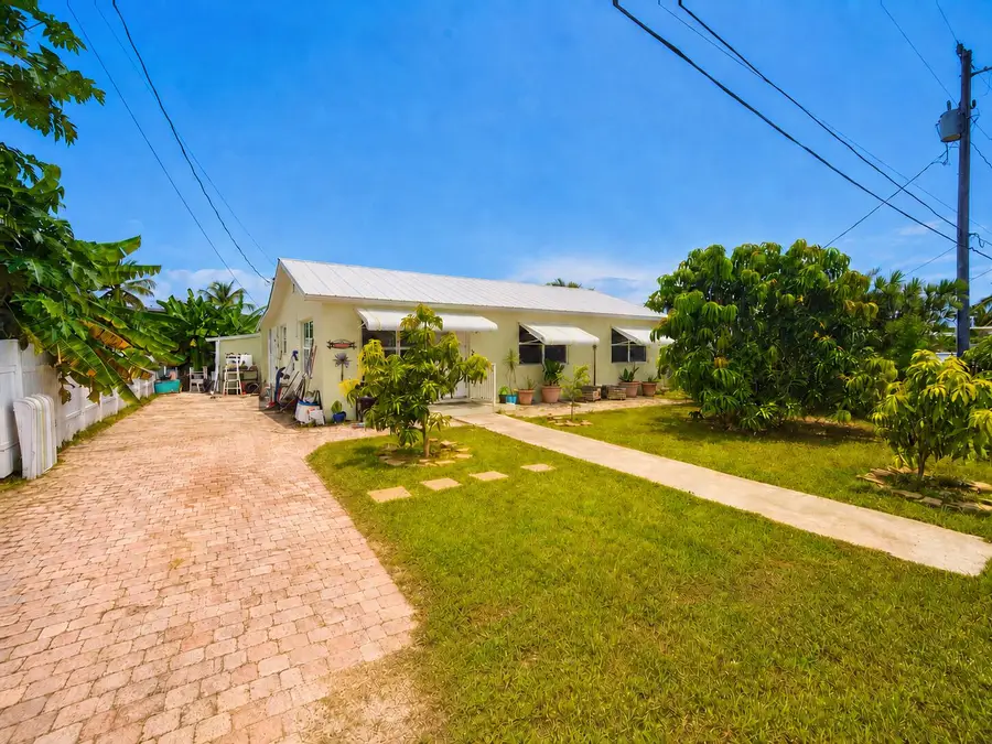 27 N Lake Drive, Summerland Key, FL 33042 - #3