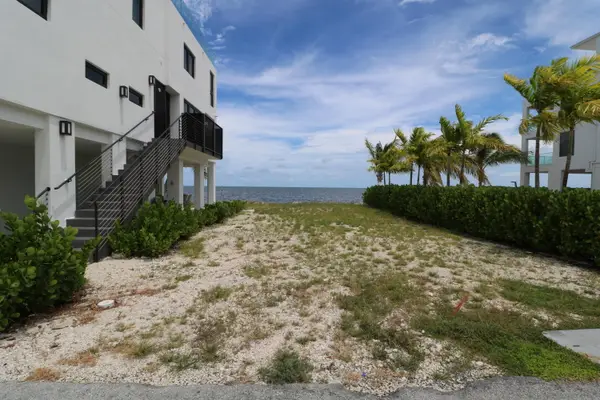 94825 Overseas Highway #UNIT 35, Key Largo, FL 33037