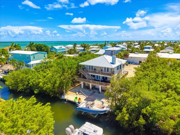 27383 Saint Martin Lane, Ramrod Key, FL 33042