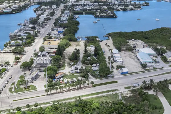 13755 Overseas Highway, Marathon, FL 33050