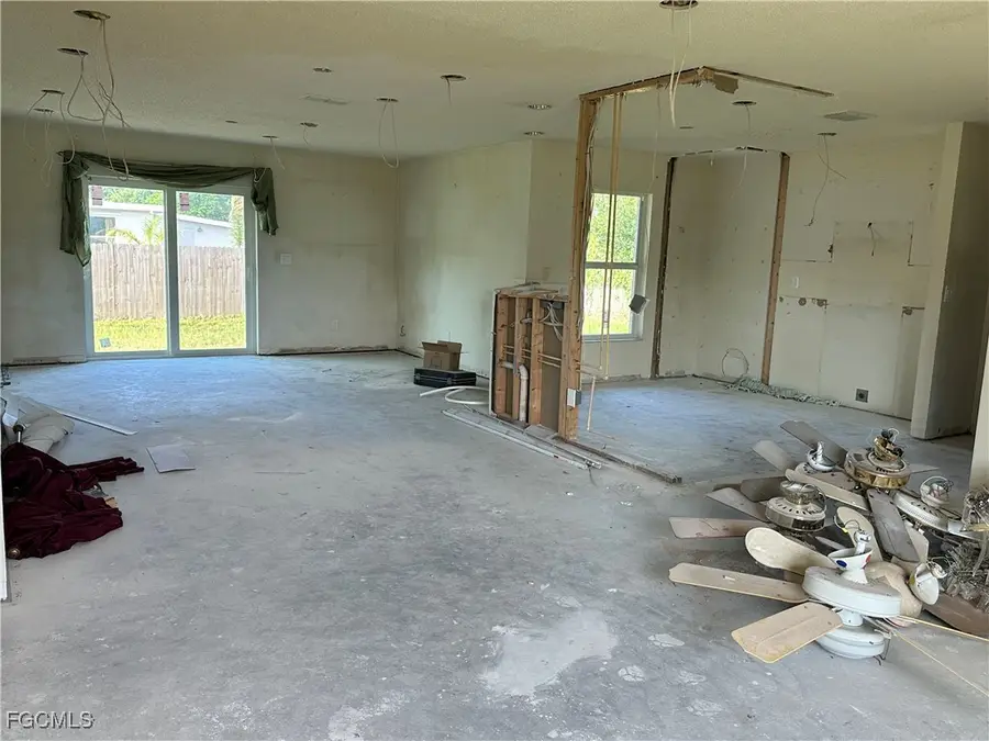 2254 Crystal Drive, Fort Myers, FL 33907 - Image #2