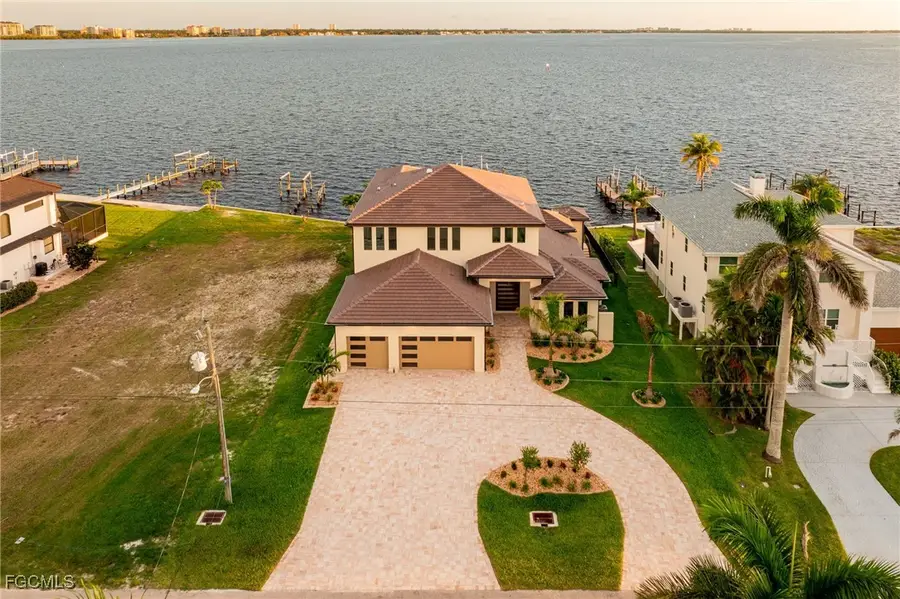 1024 Dolphin Drive, Cape Coral, FL 33904 - Image #3
