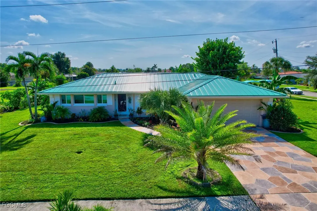 4638 Vinsetta Avenue, North Fort Myers, FL 33903 - Image #1