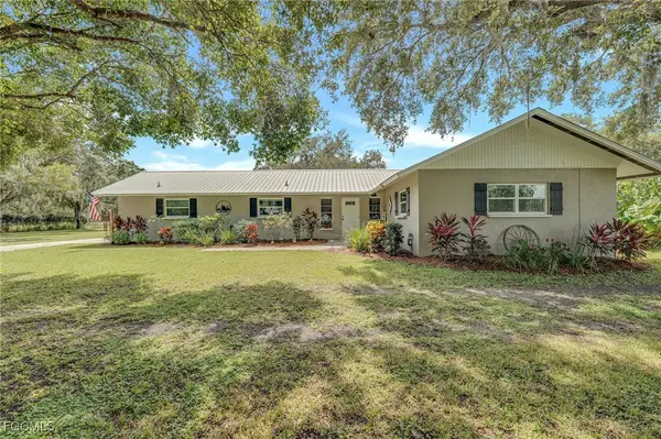 1133 Crescent Avenue, Labelle, FL 33935