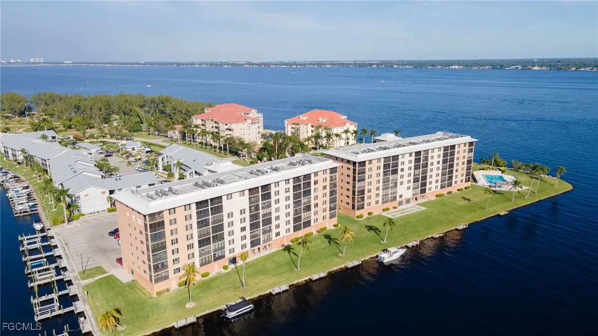 4260 SE 20th Place #401, Cape Coral, FL 33904 - Image #1