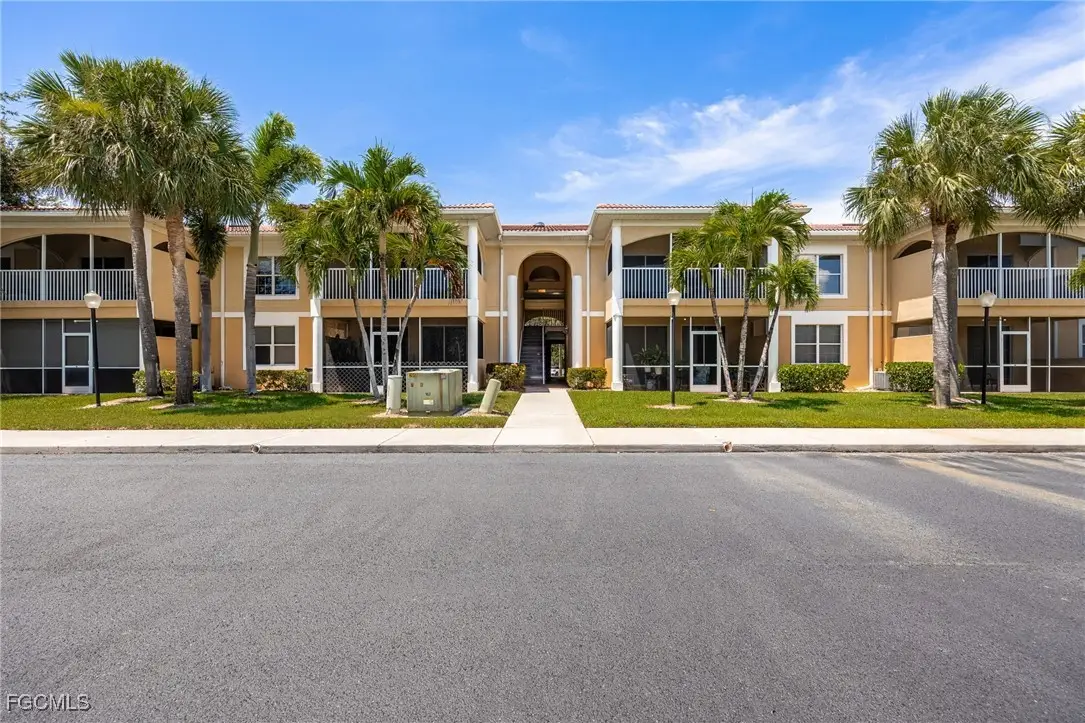 12505 Mcgregor Boulevard #206, Fort Myers, FL 33919 - Image #1