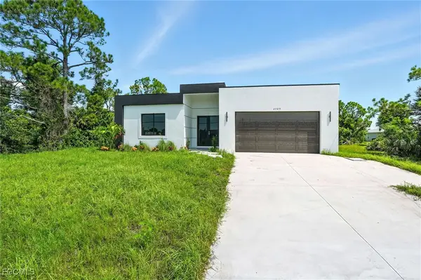 2725 Embers Parkway W, Matlacha, FL 33993