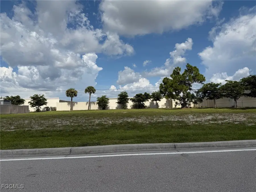 4209 SW 9th Avenue, Cape Coral, FL 33914 - Image #2