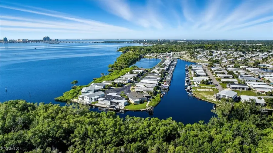 5547 Sir Walter Way, North Fort Myers, FL 33917 - Image #2