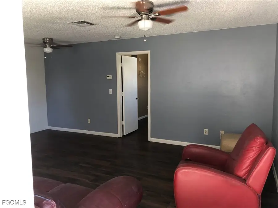 300-302 Hubbard Avenue, North Fort Myers, FL 33917 - Image #3
