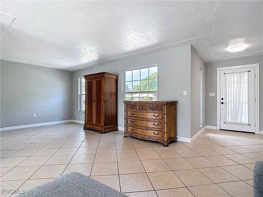 5351 Chippendale Circle E, Fort Myers, FL 33919 - Image #2