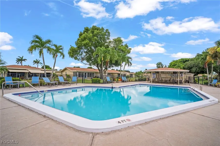 5586 Pendlewood Lane, Fort Myers, FL 33919 - Image #3