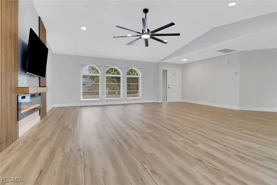 814 Victoria Drive, Cape Coral, FL 33904 - Image #3