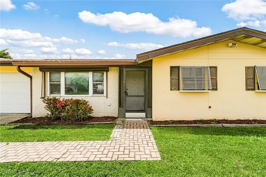 4555 Vinsetta Avenue, North Fort Myers, FL 33903 - Image #2