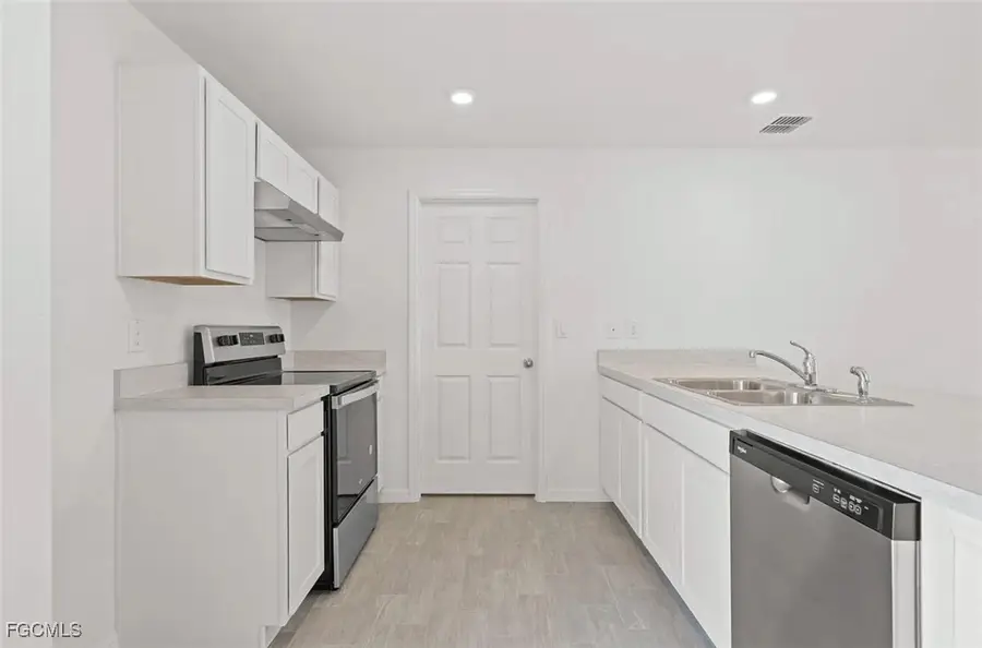 9036 Justice Circle W, Labelle, FL 33935 - Image #2