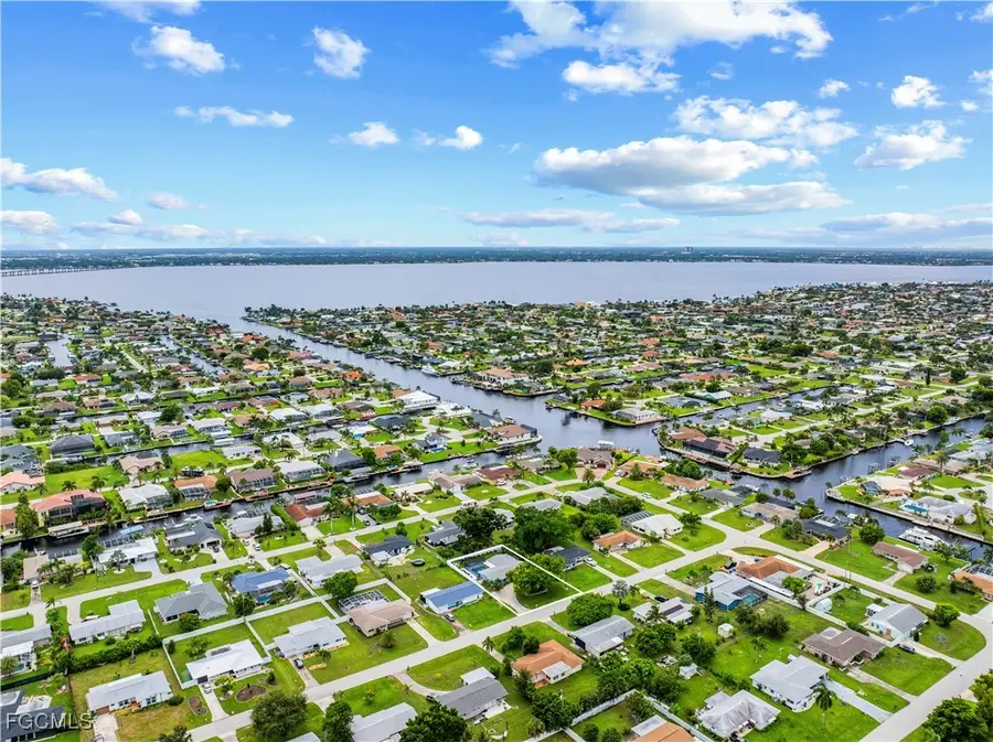 2705 SE 18th Place, Cape Coral, FL 33904 - Image #2