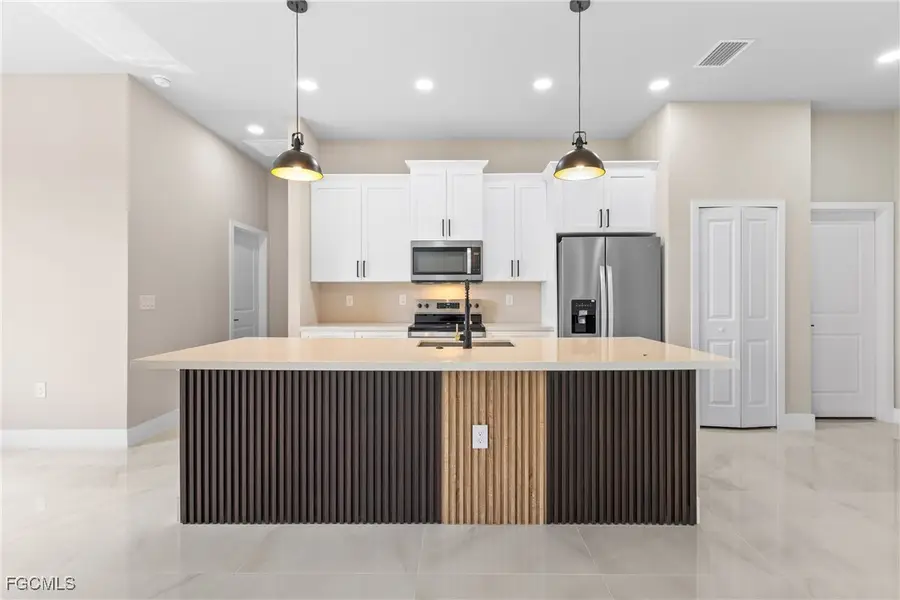 2809 25th Street Sw, Lehigh Acres, FL 33976 - Image #3