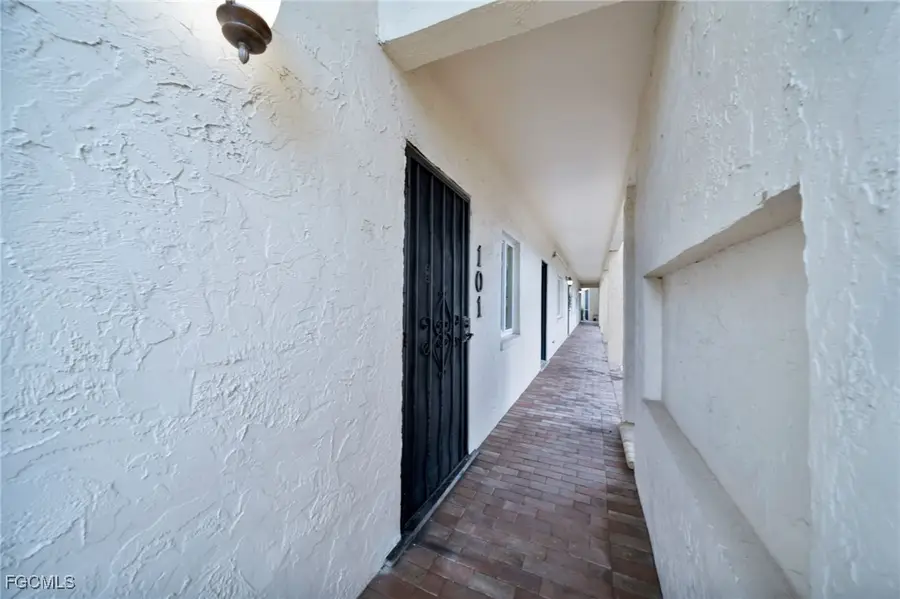 6184 Michelle Way #101, Fort Myers, FL 33919 - Image #3