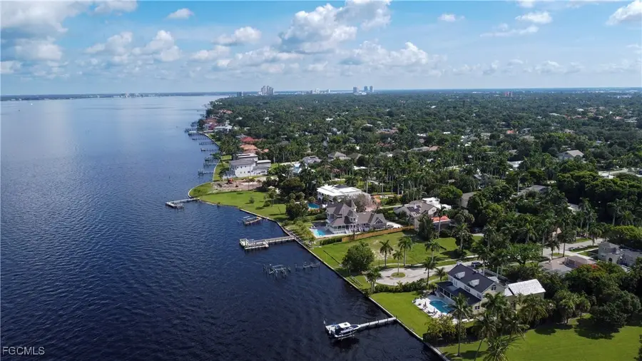 1301 Rio Vista Avenue, Fort Myers, FL 33901 - Image #2