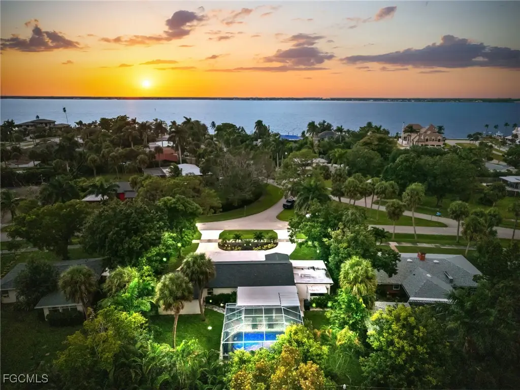 6011 Fountain Way, Fort Myers, FL 33919 - Image #1