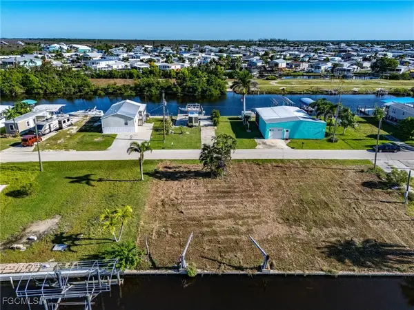 3875 Royal Palm Drive, St James City, FL 33956