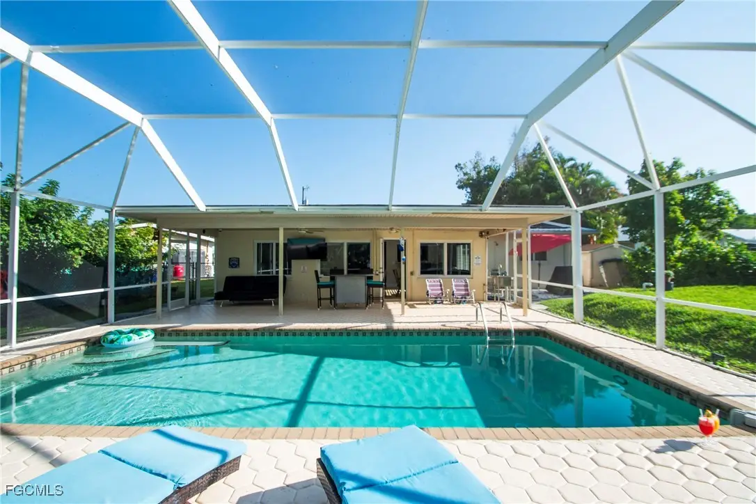 89 Glenmont Drive W, North Fort Myers, FL 33917 - Image #1