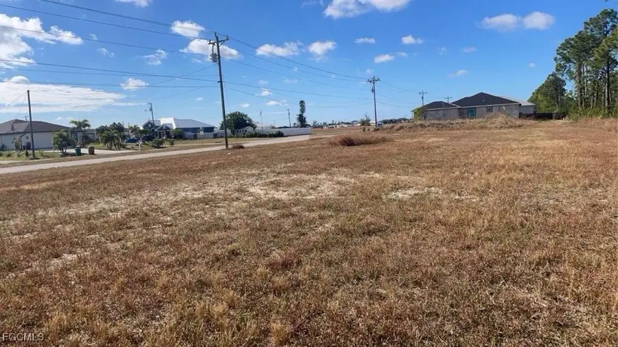 637 Wilmington Parkway, Cape Coral, FL 33993 - Image #3