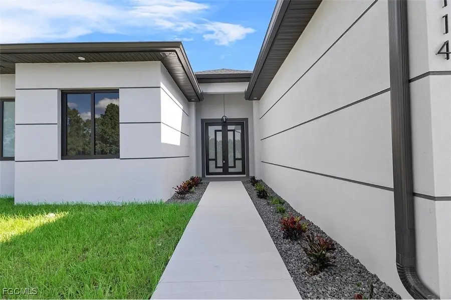 3102 Wanda Avenue S, Lehigh Acres, FL 33976 - Image #2