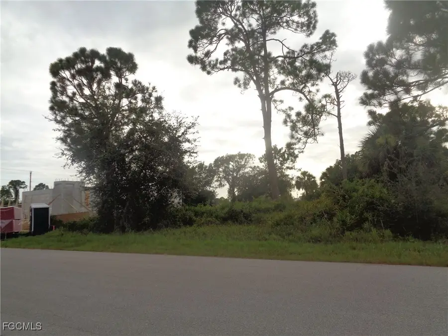 840 Naples Avenue S, Lehigh Acres, FL 33974 - #3