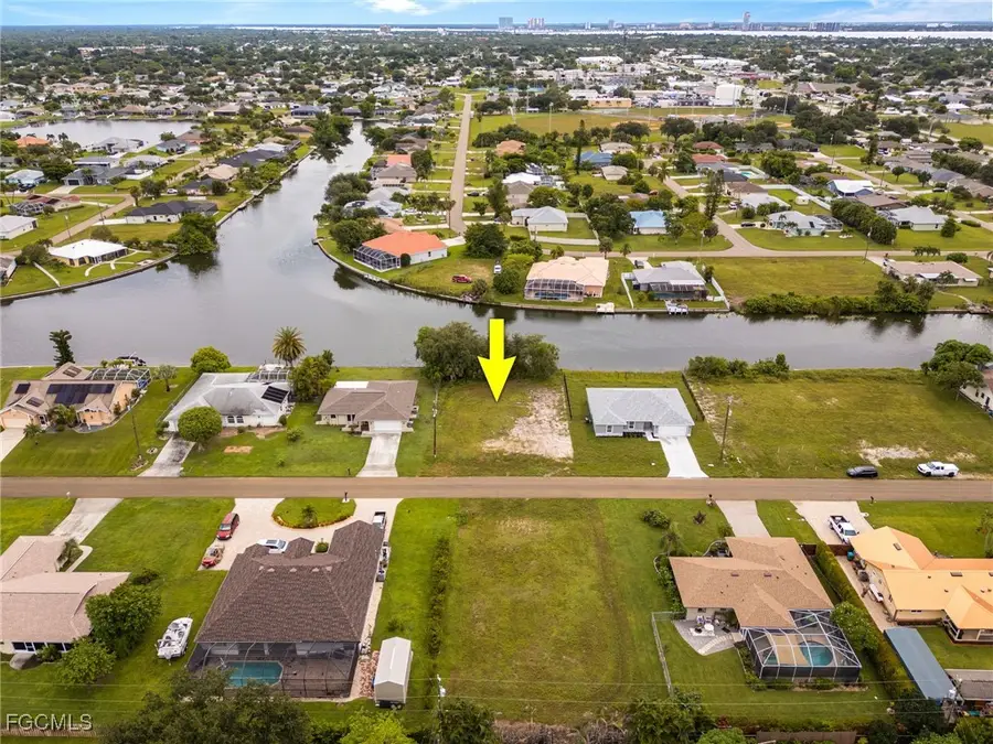 105 NE 20th Court, Cape Coral, FL 33909 - #2
