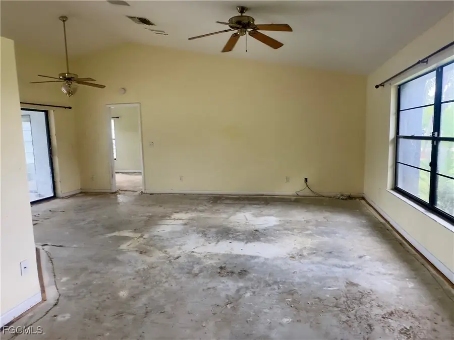 9382 Pineapple Road, Fort Myers, FL 33967 - Image #2