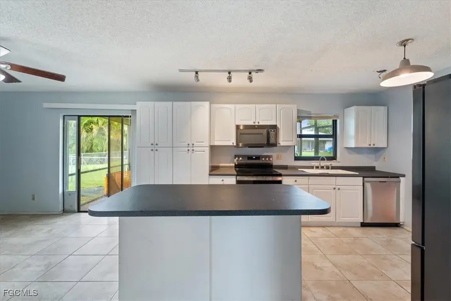 2213 SE 7th Street, Cape Coral, FL 33990 - Image #2